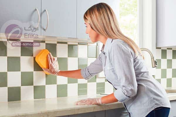 تمیز کردن کاشی قبل از رنگ آمیزی